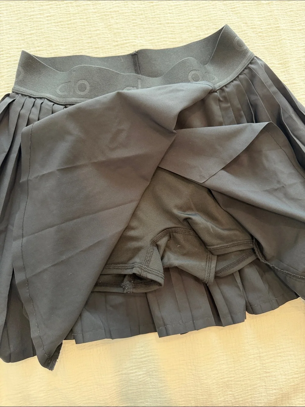 ALO Yoga Black Athletic Skirt with Logo Tag